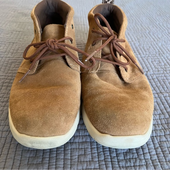 Youth Ugg Desert / Chukka Boot, size 6 - Picture 4 of 8